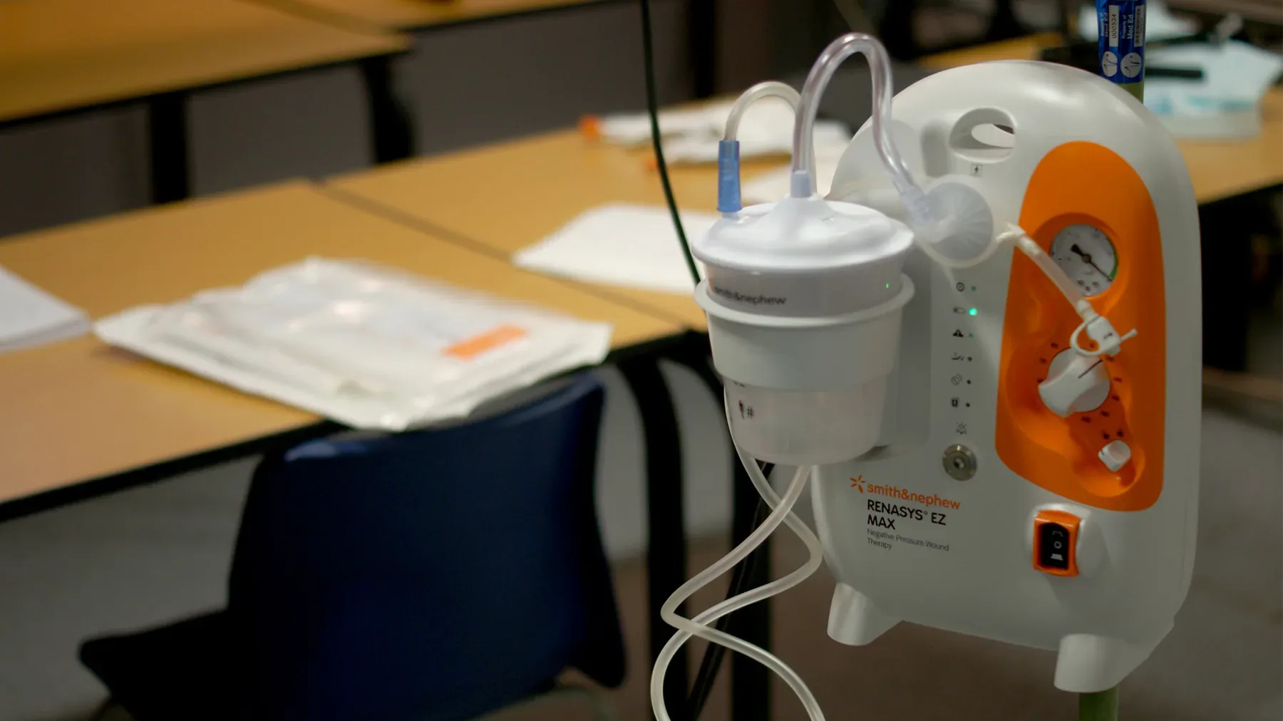 Smith & Nephew RENASYS device in study environment